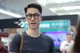 王励勤的被恋和相恋：回得比妻子早，就会给妻子准备一杯牛奶图片