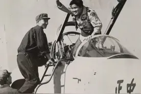 生死攸关！他是家中宠爱的“小弟”，却要冒死飞越海峡图片