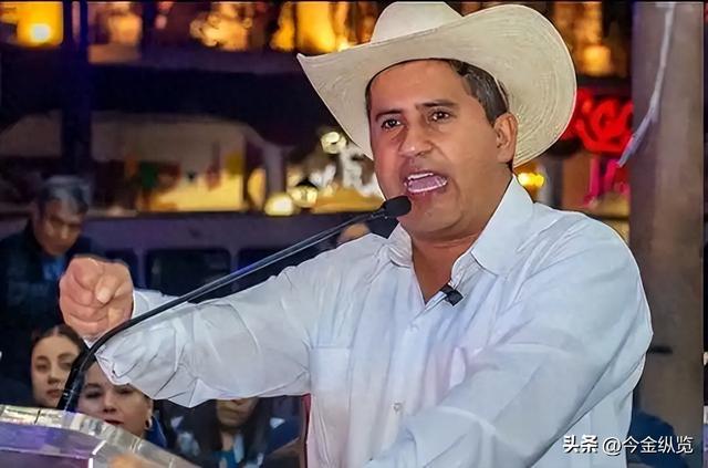 墨西哥市长亡灵节遭枪杀！警方保护失效，凶手连开7枪震惊全场！