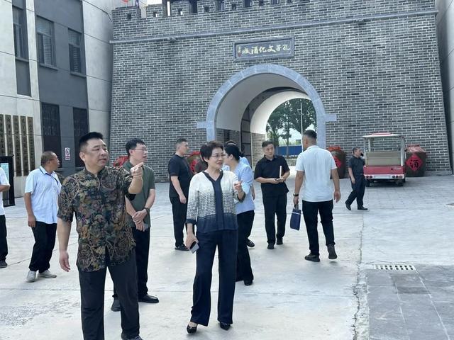 张培芝到孔子文化酒城调研，推动文旅融合与安全生产协同发展
