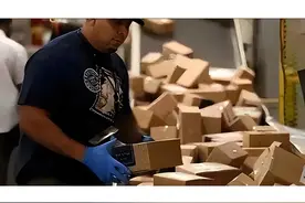 特朗普政府为何对中国小额包裹“欲拒还迎”？图片