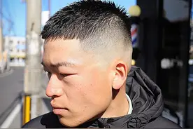 推荐三种男士发型，圆寸头、飞机头、二八分油头，帅不帅一看便知图片