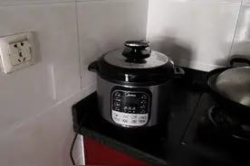 “电饭煲”下岗了！现在流行的是“电压力锅”，看完你就明白了图片