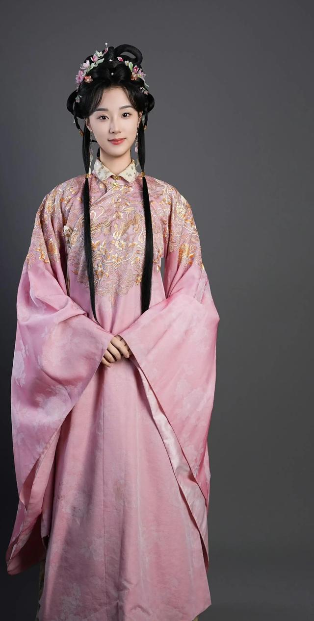 鎏光盛典——王小亿时尚写真大图