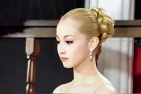 泽尻英龙华:日本颜值霸主，23岁嫁给大22岁丈夫，签3个奇葩协议图片