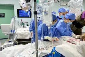 一男子突发“急性心肌梗死”命悬一线！医生用“救命神器”ECMO力挽狂澜图片