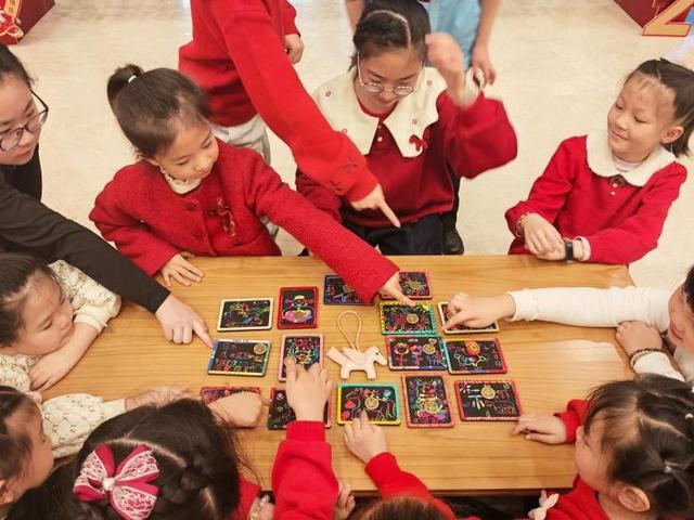 酒泉市博物馆开展“妙手凝祥‘马’上如意”春节主题社教活动