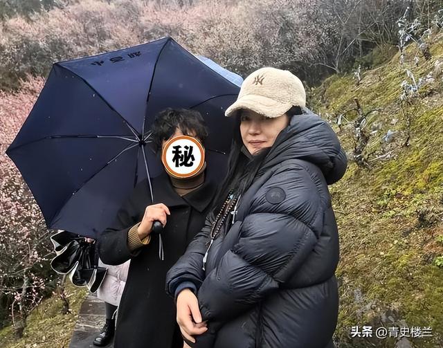 封杀四年，49岁赵薇突传消息，因胃癌去世传闻5个月前就真相大白