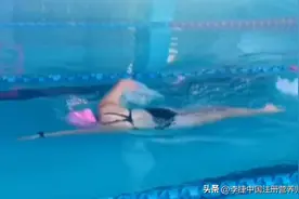 自由泳教程，左右对称训练，纠正手臂提前下压，一瘸一拐图片