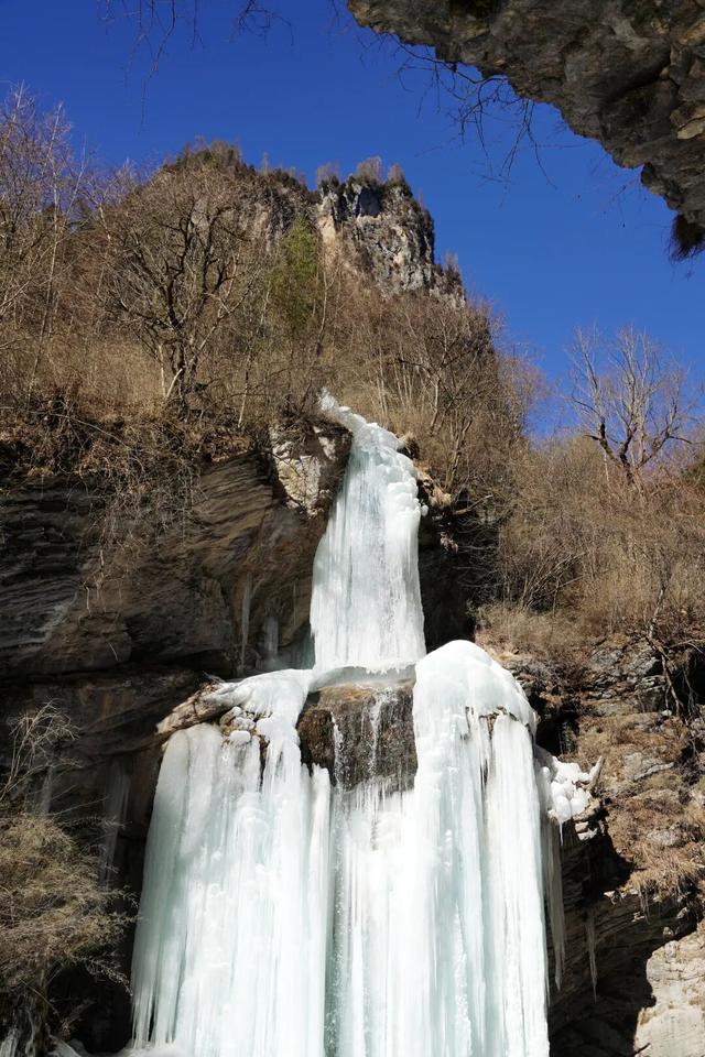 陇南，在冰瀑与雪野之间。