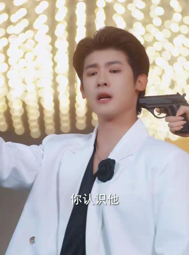 脸没恢复就别出来拍短剧，顶着膨化脸、大刀双眼皮，太让人出戏了