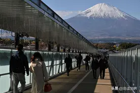 日本对华签证松绑 10年签证迎中国富豪刺激经济图片