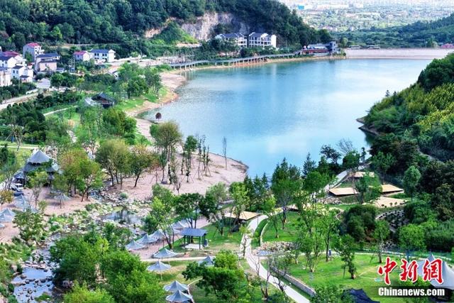 人这一辈子，一定要去爬一趟金华山！