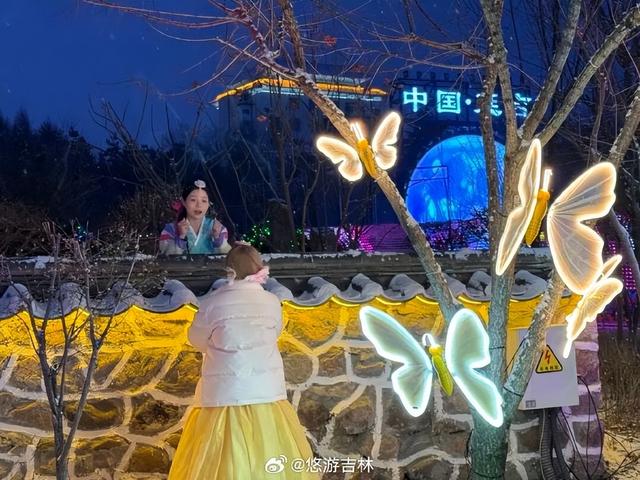 延边冰雪奇境！朝鲜族民俗园光影跨年夜，邀你共赏万灯烟花