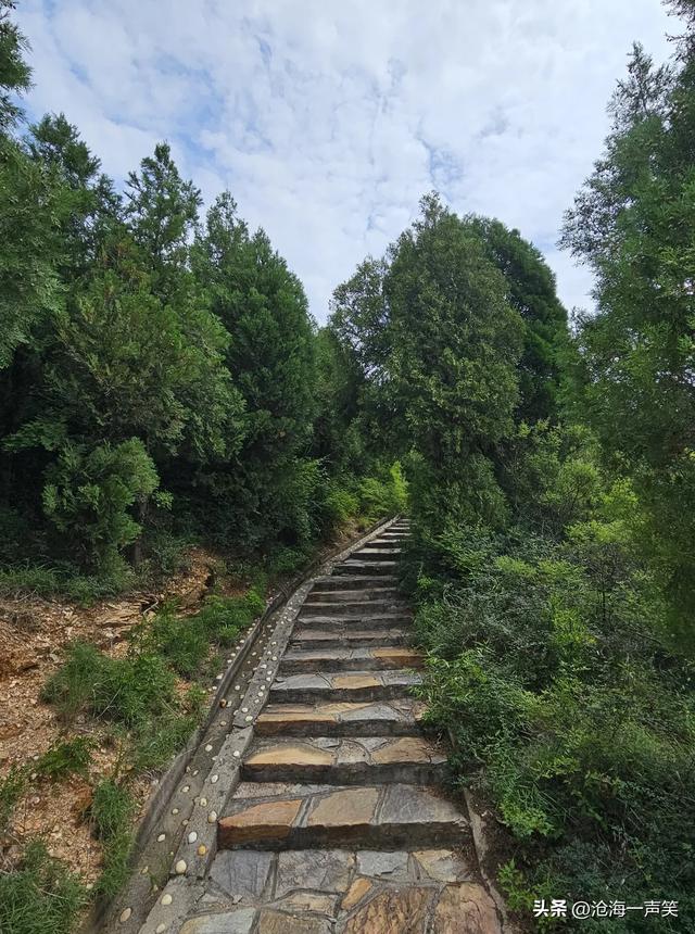 我喜欢大山的连绵，我喜欢大山的幽深，我喜欢大山的凉爽，您呢？