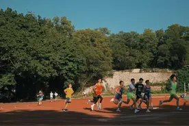 当代‘脆皮大学生’是如何度过校园跑的？图片