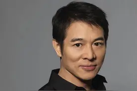 看到61岁的李连杰我才明白，他为何被人唾弃，原来梁家辉没说错图片