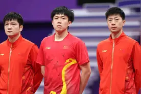 3-0！国乒横扫法国进决赛 樊振东丢5赛点险胜 王楚钦逆转一锤定音图片