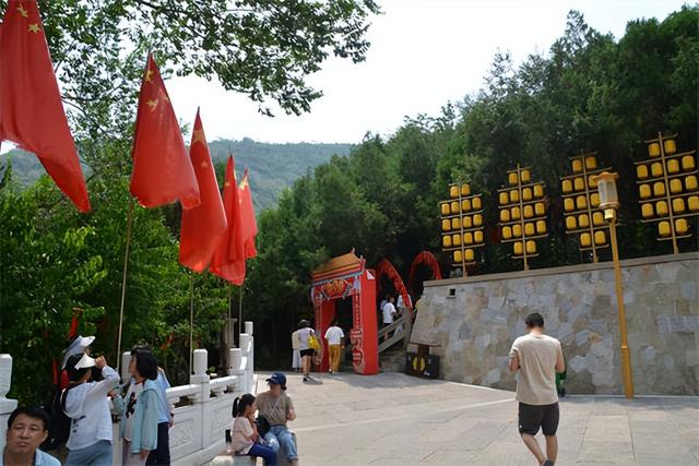 走进蒙山景区，感受夏日清凉...