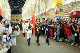 “中国排面”亮相莫斯科红场图片