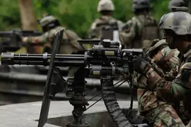 边境印军汗流浃背？解放军新重机枪仅18公斤，可无人机直接空投！图片