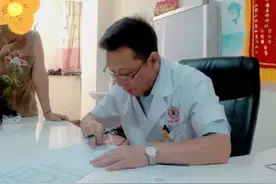 “小话痨”宝宝竟确诊自闭症！这些细节，80%的家长都容易忽略图片