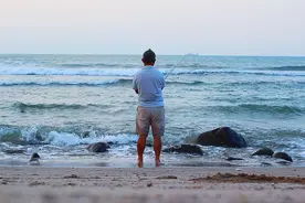 忽悠炒卖几十年，骗瘸无数人：扎堆抛售的海景房，打五折都卖不动图片