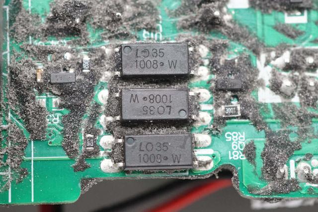非大型切割机搞不定这大块头！九号1080W ebike新国标充电器拆解
