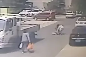 大反转！青岛撞人赔偿案：监控曝出大妈没错！央媒报道、法院道歉图片