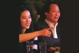 被干爹包养？与华为董事长搞地下情？刘亦菲的私生活谣言多离谱图片