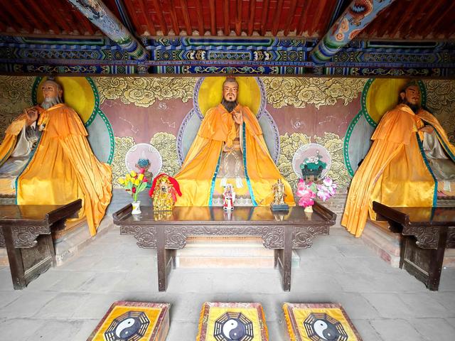 房上建房，院中寻院——夏县堆云洞