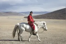 夹在中俄间的蒙古，为何独恨中国？图片