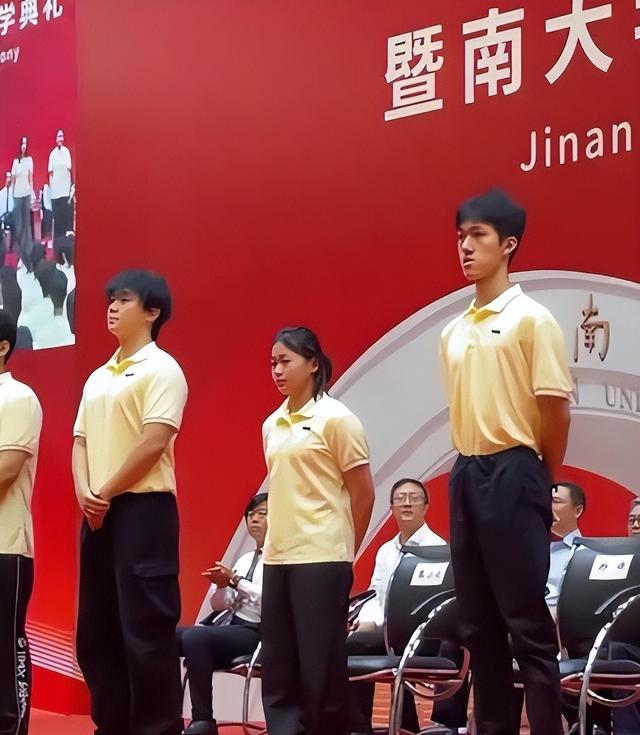 18岁全红婵再破天花板，这一次，她让陈若琳和整个泳坛“沉默”了