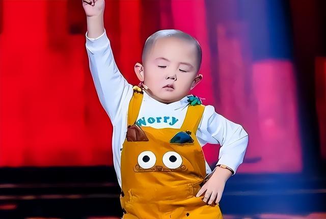 3岁上央视，5岁登春晚，7岁就年薪百万	，没想到现在却成了这样子