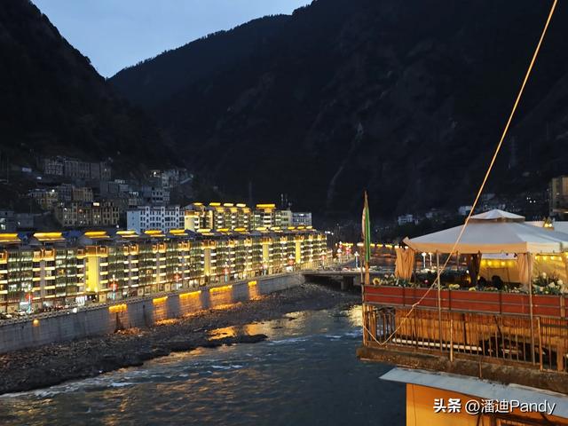 318川藏线途经的11个小城,各有什么特色?