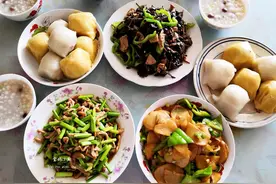 去农村老姨家，午餐4道菜2样主食，热情朴实还亲切，太接地气了图片