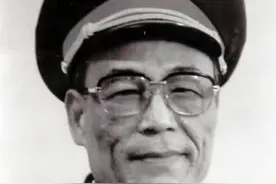 郑惕：铁道游击队唯一的中将主官，50岁跨军种转二炮，创2大先例图片