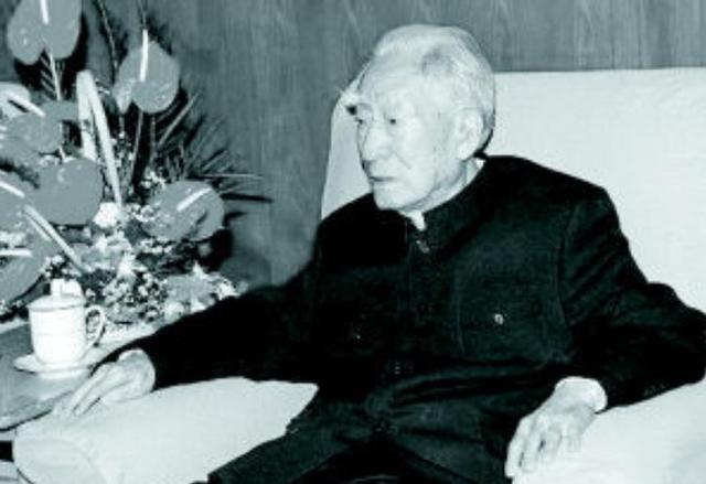 1948年，刘少奇对薄一波讲：提拔此人后果很严重，你将来要负责！