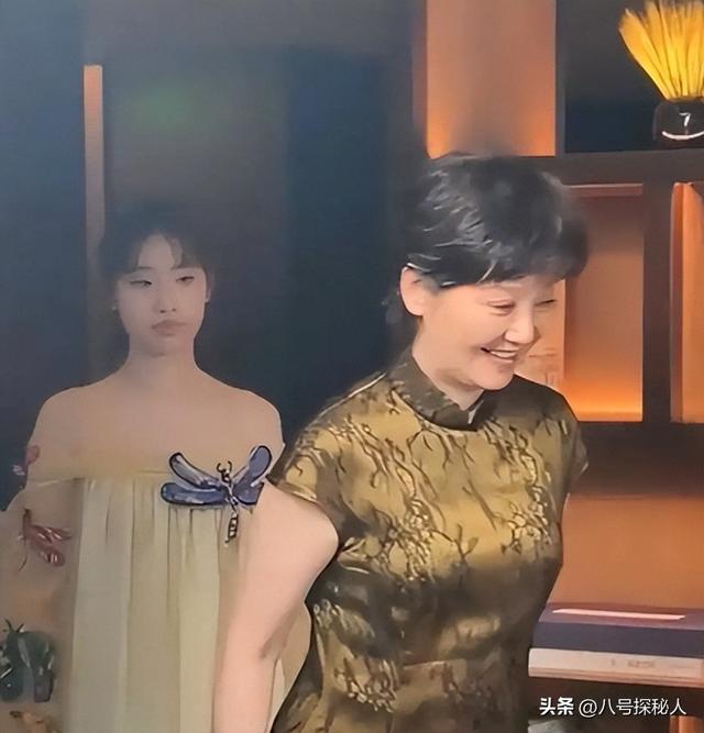 徐帆回应离婚5个月	，冯小刚近况曝光，他的“小心思”再藏不住了