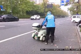 腿脚不便的他送外卖，因为来不及，报备店家出货慢……图片