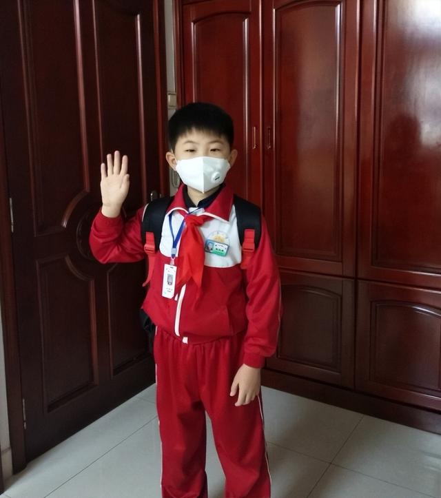 3岁上央视，5岁登春晚，7岁就年薪百万，没想到现在却成了这样子