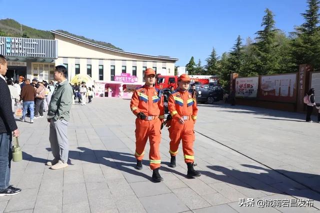 善意不设限，宕昌“敞”开车位，也敞开真心