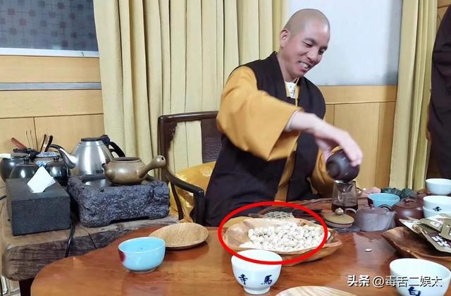 善恶到头终有报！少林寺新住持刚上任两天，恶心的一幕就出现了