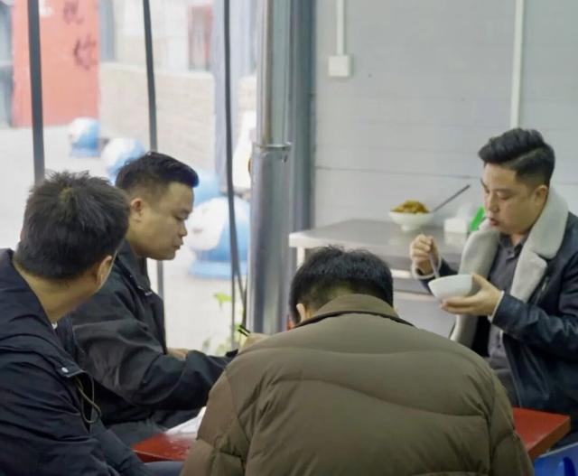 跟着赛事游遵义 │ 红花岗小巷里的宝藏小店，承包你的烟火胃！