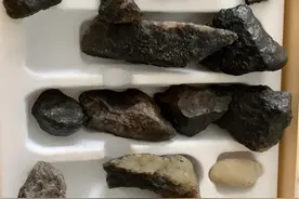 阿克苏戈壁料，很少有人知道阿克苏也有产和田玉。图片