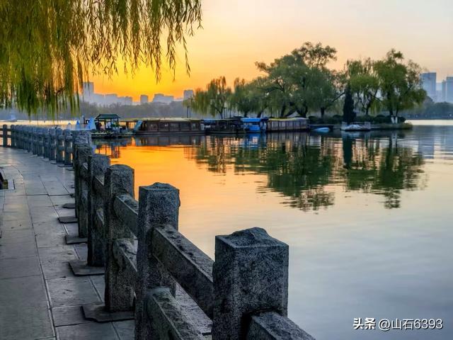 新华社原军事记者陶俊峰泉城美拍：《初冬大明湖晨曦美景》