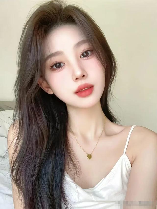 重庆一校花，仙姿玉色，貌美迷人，绝世佳人不过如此