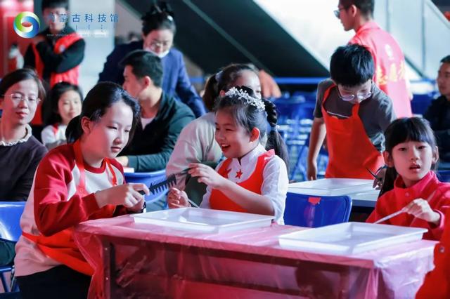 第六届“科学那达慕”盛大启幕 爱国主义与科学精神奏响科普强音