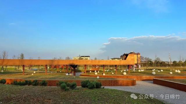 绵竹这里太美了！适合遛娃、运动、拍照，还有风铃木花海......