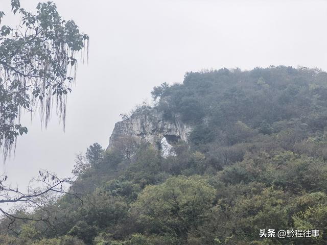 寻找一个最为艰难的躲匪洞，我难到达，土匪也难以到达